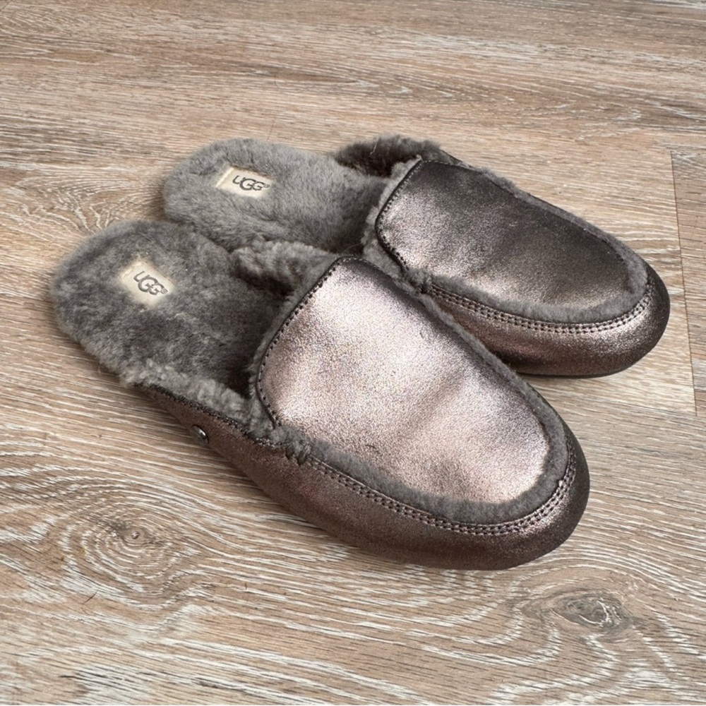 UGG 7 Lane Gunmetal Metallic Slipper Slide On